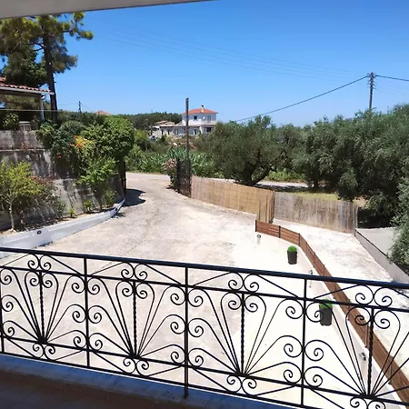 Apartment Casa Psarou 1 *